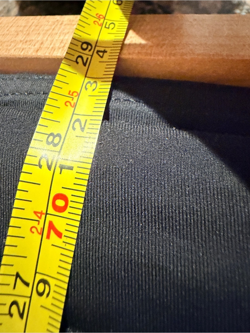 Lululemon Active Capris Leggings in Black with back pocket - Picture 8 of 8